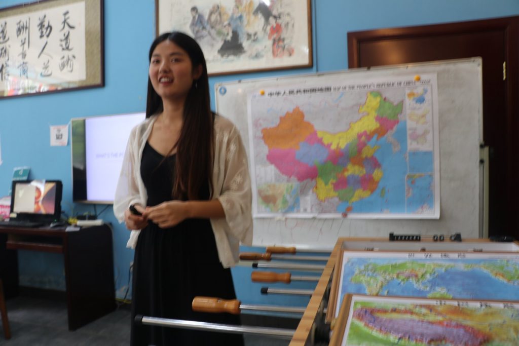 Chinese-geography-class-at-Chinese-language-school